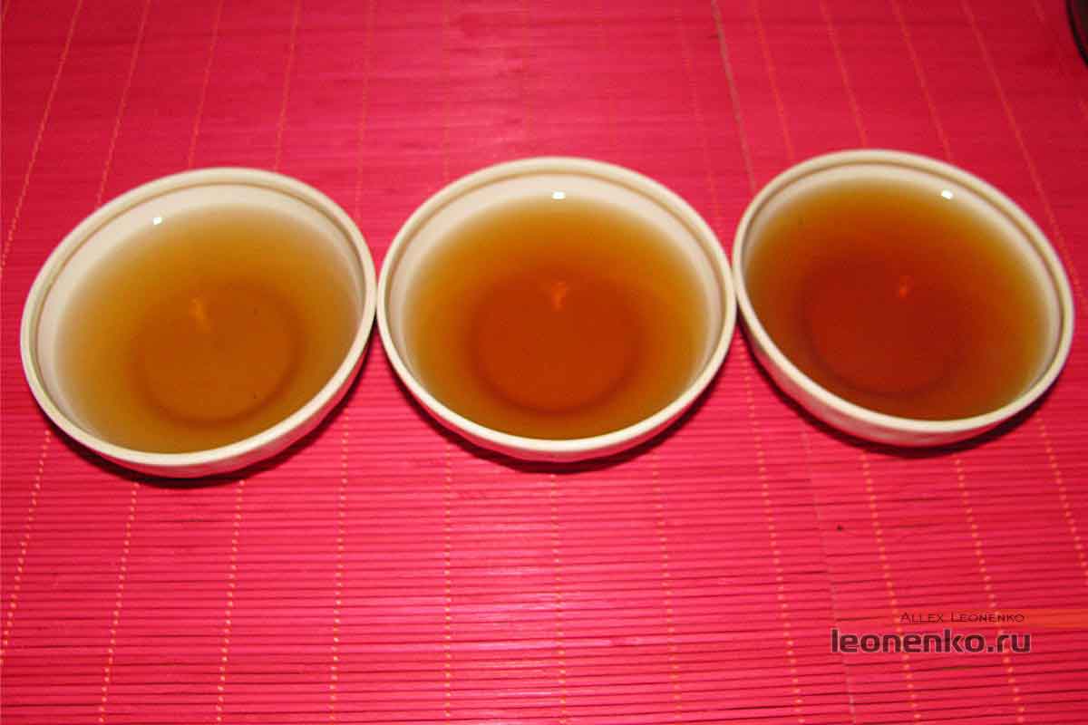 YiXing Sour Black Tea - приготовленный чай