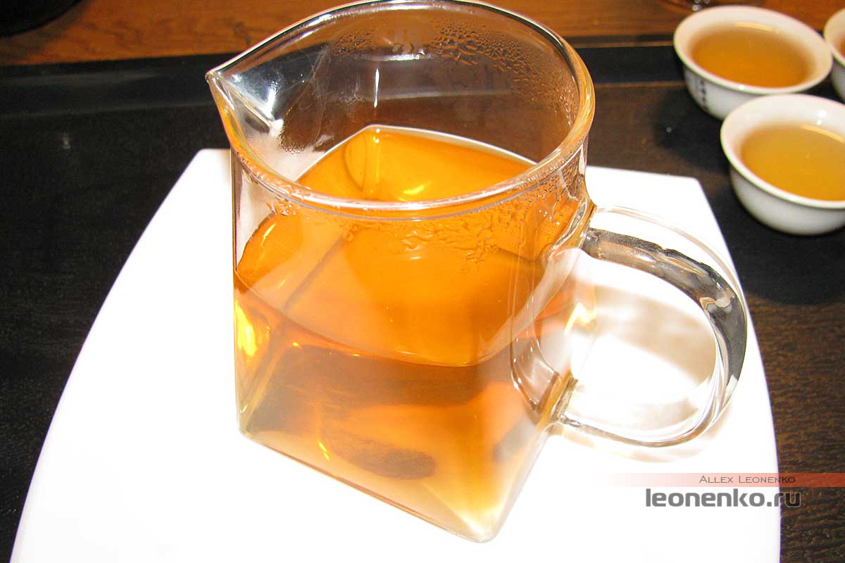 Шен пуэр из магазина Лю Дань - приготовленный чай