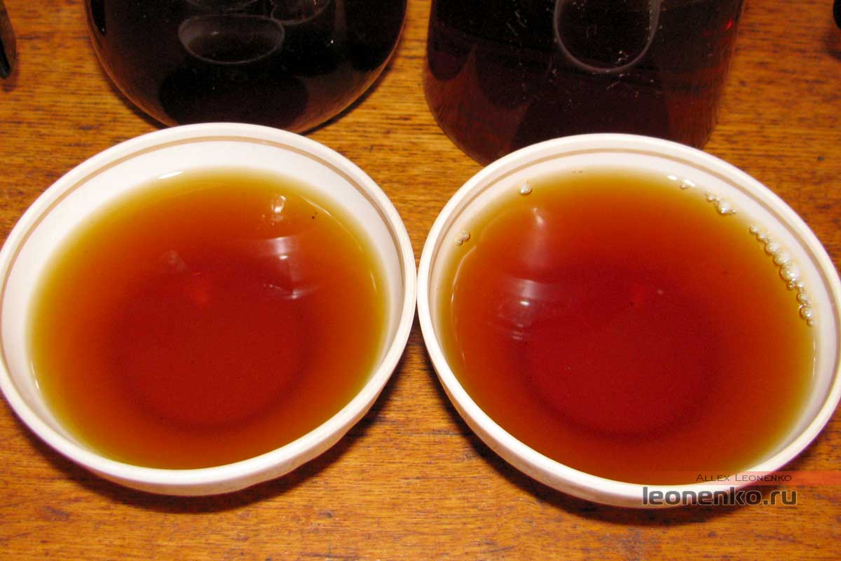 два вида красного чая в готовом виде